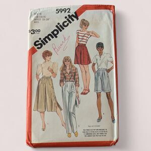 Simplicity Patterns 5992 Size N (10, 12,14) Waist 25-28" Miss Pants Culottes Vtg